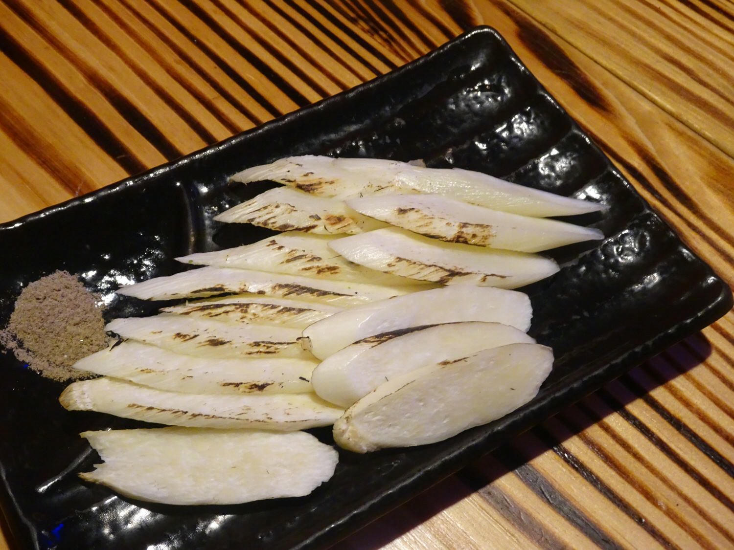 source: imgur.com 深夜食堂。炭烤、炸物、下酒菜與工夫料理,深夜聊天好去處(近新竹車站)~