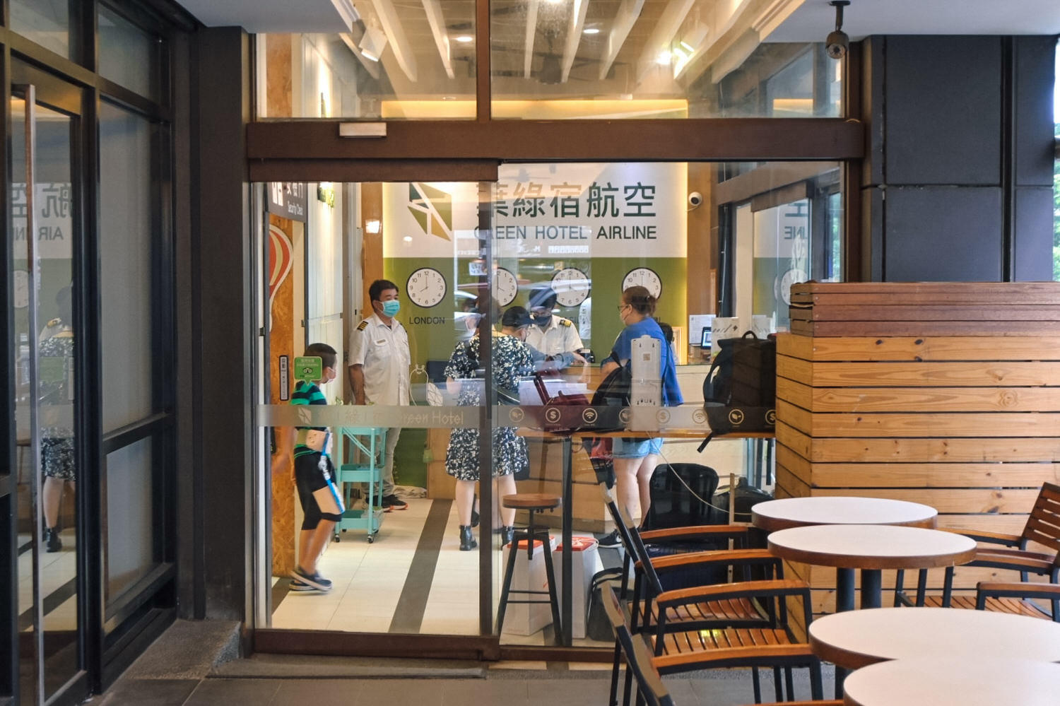 葉綠宿旅館｜3分鐘直達逢甲夜市！逢甲平價住宿推薦
