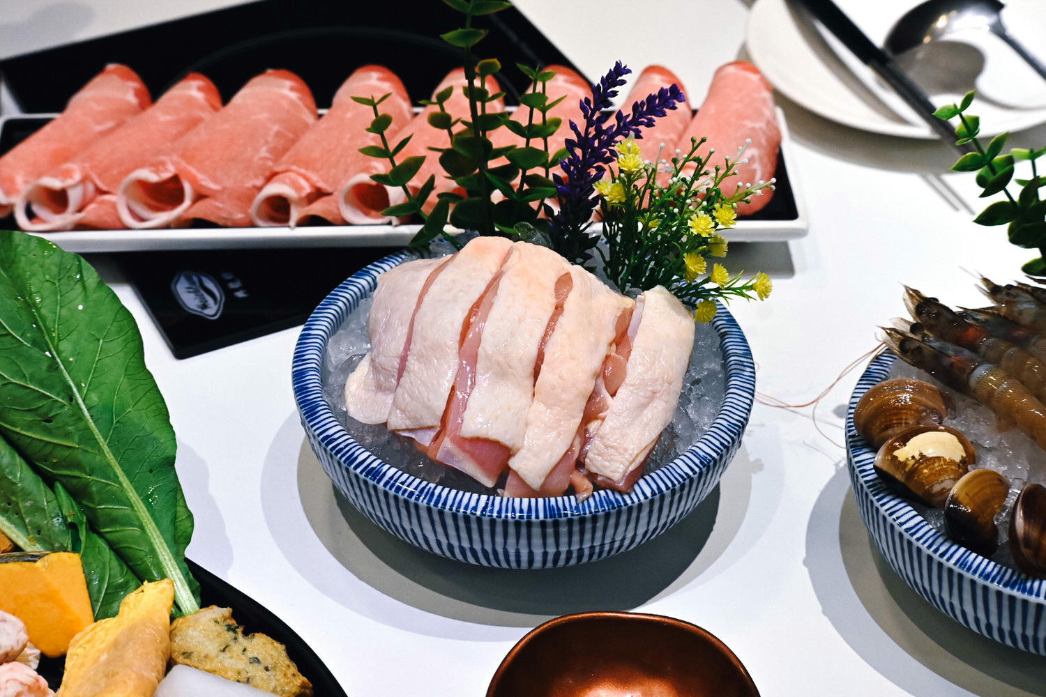 狂一鍋台中漢口店｜功夫排骨酥好吃到沒朋友！火焰生炒花枝變身火鍋、台北爆紅最潮台式火鍋