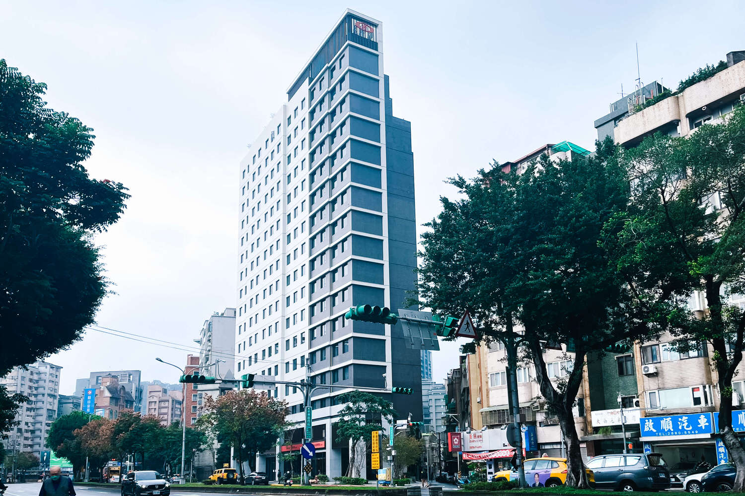 【台北士林飯店】見潭璞旅3分鐘到士林夜市!高樓美景平日最低每人850元有找 - 第1張圖 台北士林飯店見潭璞旅