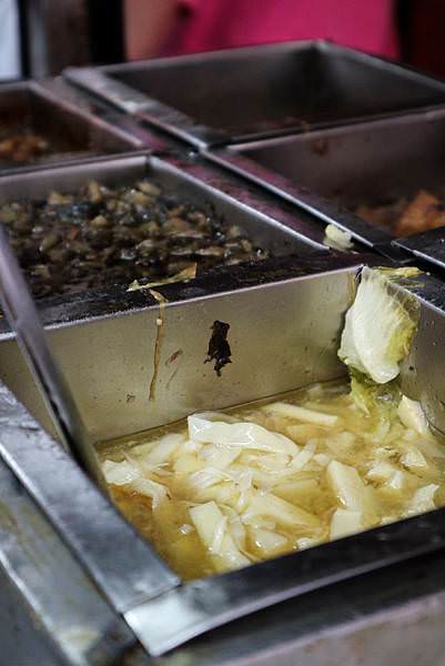 阿桂姨原汁排骨湯。慈聖宮美食4.3星綠蔭下老大稻埕滷肉飯排骨湯 - 第7張圖 阿桂姨原汁排骨湯。慈聖宮美食4.3星綠蔭下老大稻埕滷肉飯排骨湯