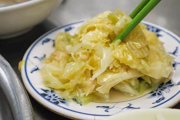 阿桂姨原汁排骨湯。慈聖宮美食4.3星綠蔭下老大稻埕滷肉飯排骨湯 - 第15張圖 阿桂姨原汁排骨湯。慈聖宮美食4.3星綠蔭下老大稻埕滷肉飯排骨湯
