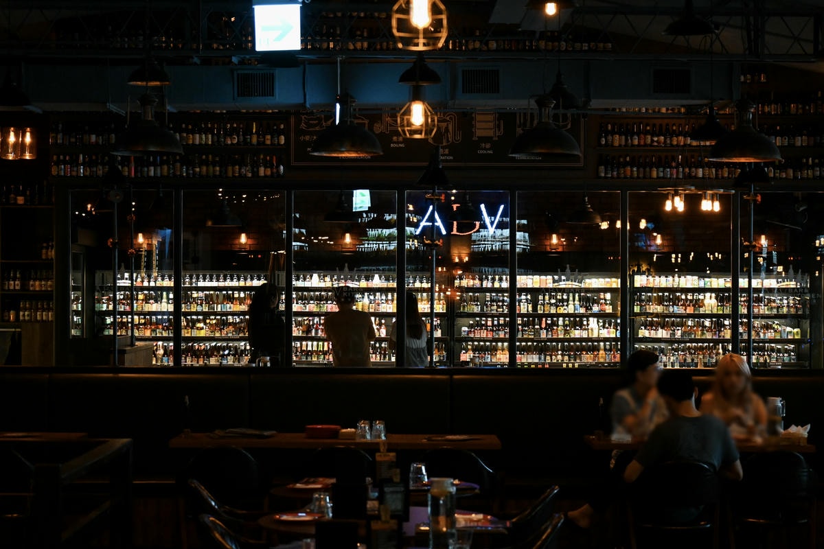 ABV地中海餐酒館|台中駐唱餐廳推薦!700款精釀啤酒不限時 - 第12張圖 ABV地中海餐酒館|台中駐唱餐廳推薦!700款精釀啤酒不限時