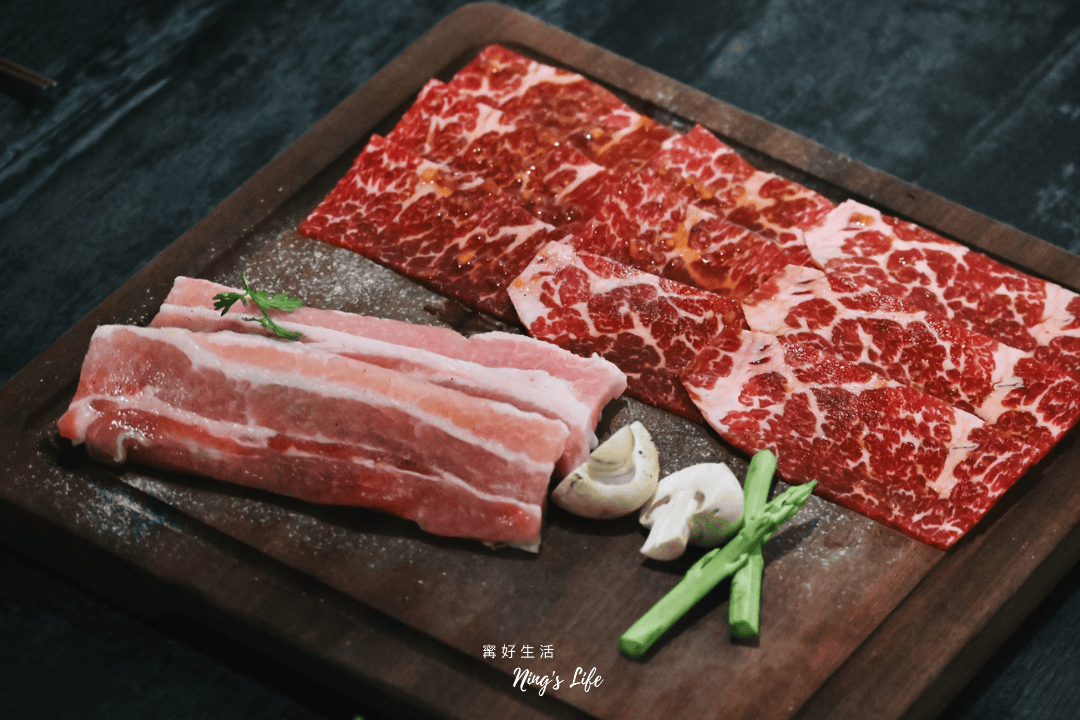 DEG度｜設計感爆棚台中韓式燒肉！9款小菜吃到飽、生日送和牛