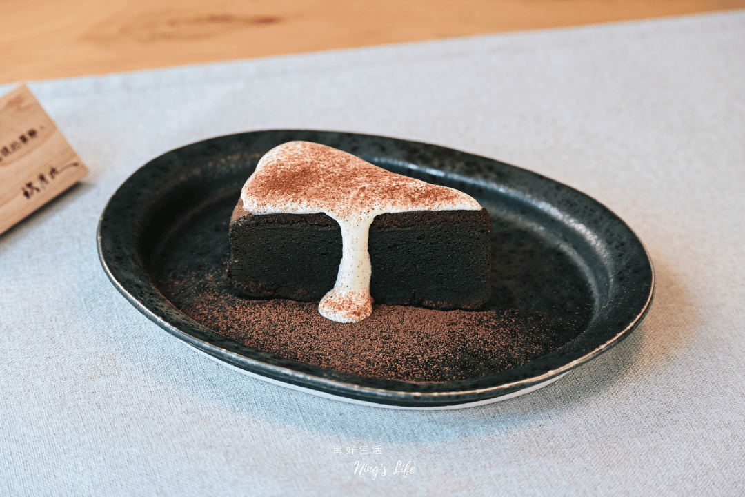 玖月九茶塢|台中茶館「沈浸式喝茶」柳川白色老屋品茶空間 - 第32張圖 玖月九茶塢|台中茶館「沈浸式喝茶」柳川白色老屋品茶空間