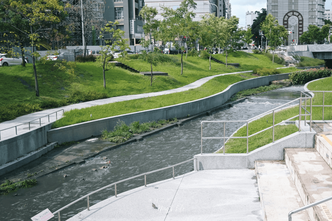 玖月九茶塢|台中茶館「沈浸式喝茶」柳川白色老屋品茶空間 - 第2張圖 玖月九茶塢|台中茶館「沈浸式喝茶」柳川白色老屋品茶空間