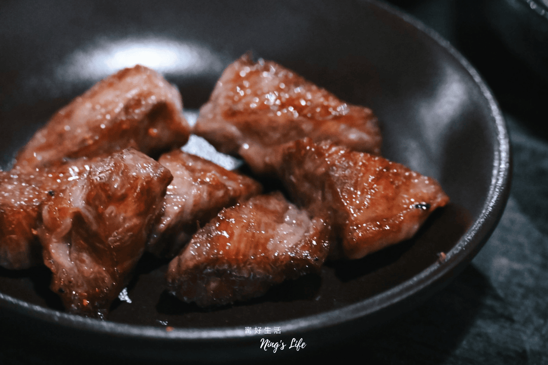 DEG度｜設計感爆棚台中韓式燒肉！9款小菜吃到飽、生日送和牛
