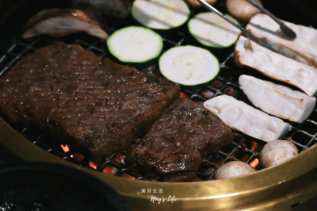 DEG度｜設計感爆棚台中韓式燒肉！9款小菜吃到飽、生日送和牛