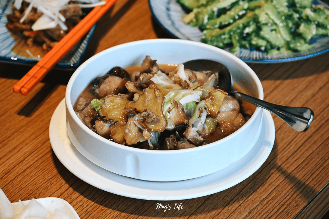 焱月燒鵝|台中燒鵝柳川綠園道美食佼佼者!台中家庭聚餐推薦 - 第13張圖 焱月_中式料理_台
中燒鵝 13