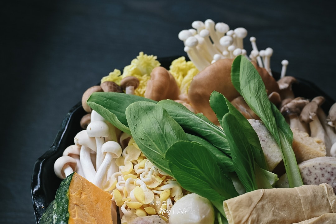 菇神新社店｜第一次吃這樣點！飄香20餘年原木家傳鍋米其林推薦