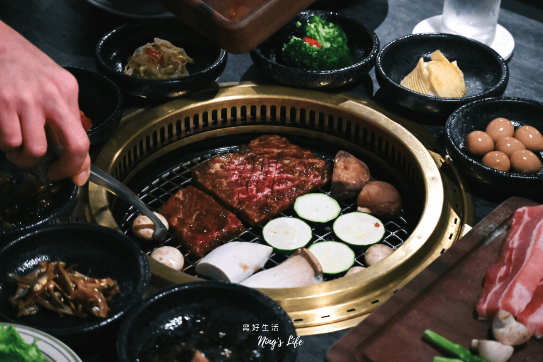 DEG度｜設計感爆棚台中韓式燒肉！9款小菜吃到飽、生日送和牛