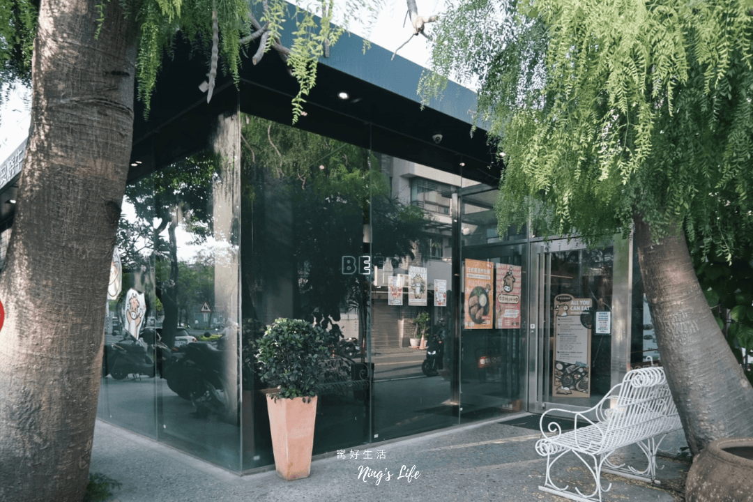 牛室台南海安店|被牛排耽誤的披薩店?最低349起自助吧吃到飽! - 第1張圖 牛室台南海安店|被牛排耽誤的披薩店?最低349起自助吧吃到飽!
