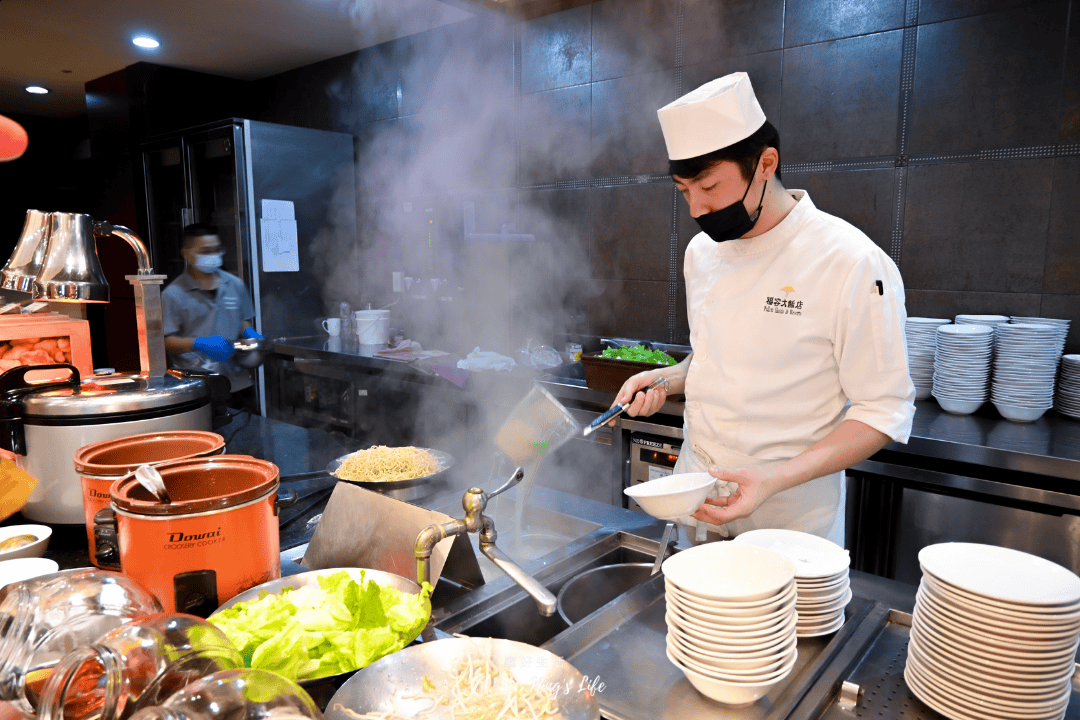 福容大飯店花蓮早餐評價？地名店周家小籠包、現煎歐姆蛋