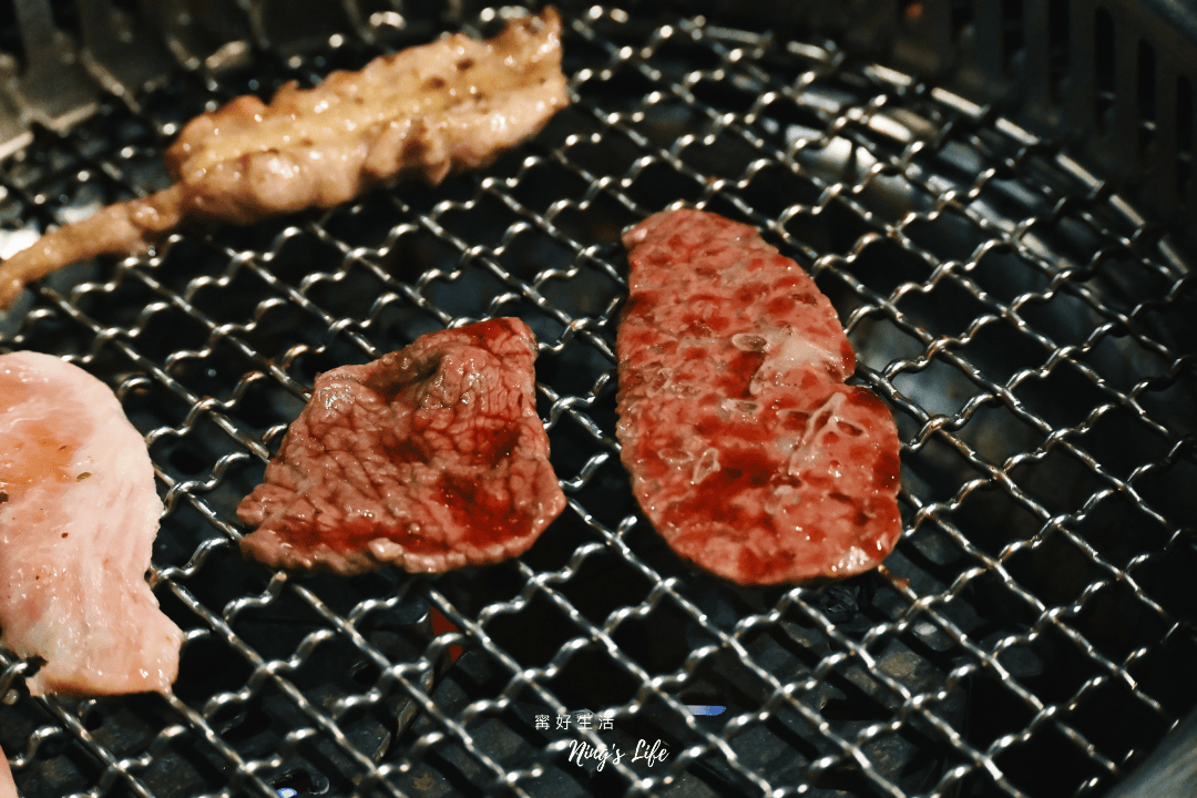 墨妃家燒肉｜富貴雙方也上桌！4.6星宮廷風台中燒肉推薦