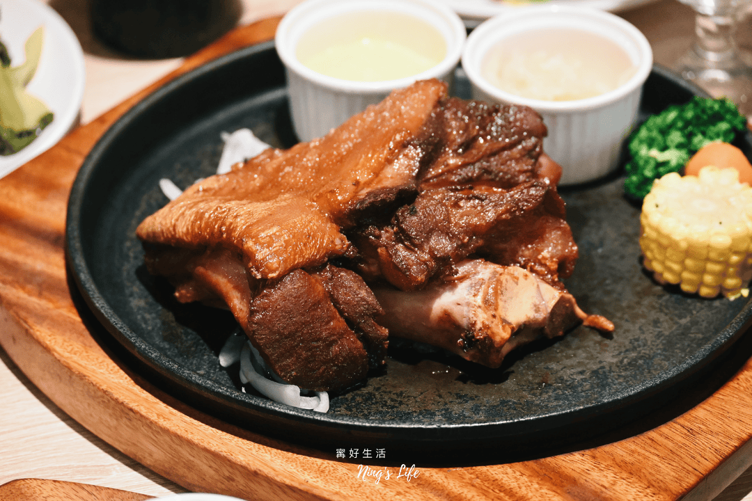 牛室炙燒牛排崇德洲際店｜台中新開幕390元起吃到飽 德國豬腳超水準