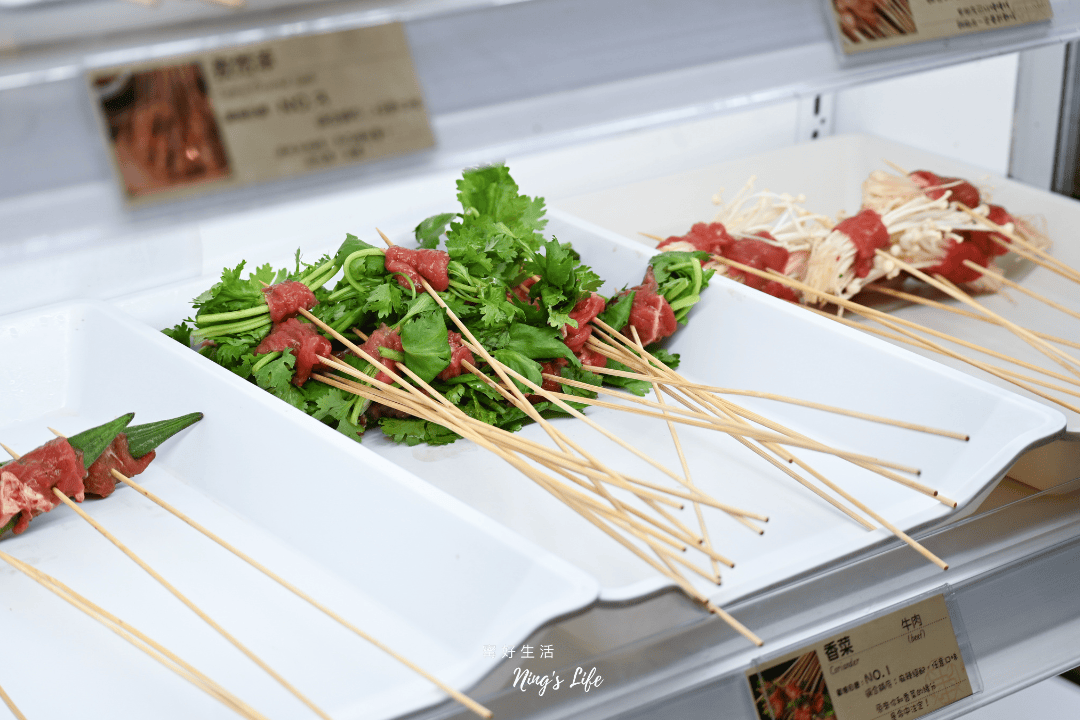 餉串串|一串12元、蔬菜無限吃!台中串串鍋推薦 - 第10張圖 餉串串|一串12元、蔬菜無限吃!台中串串鍋推薦