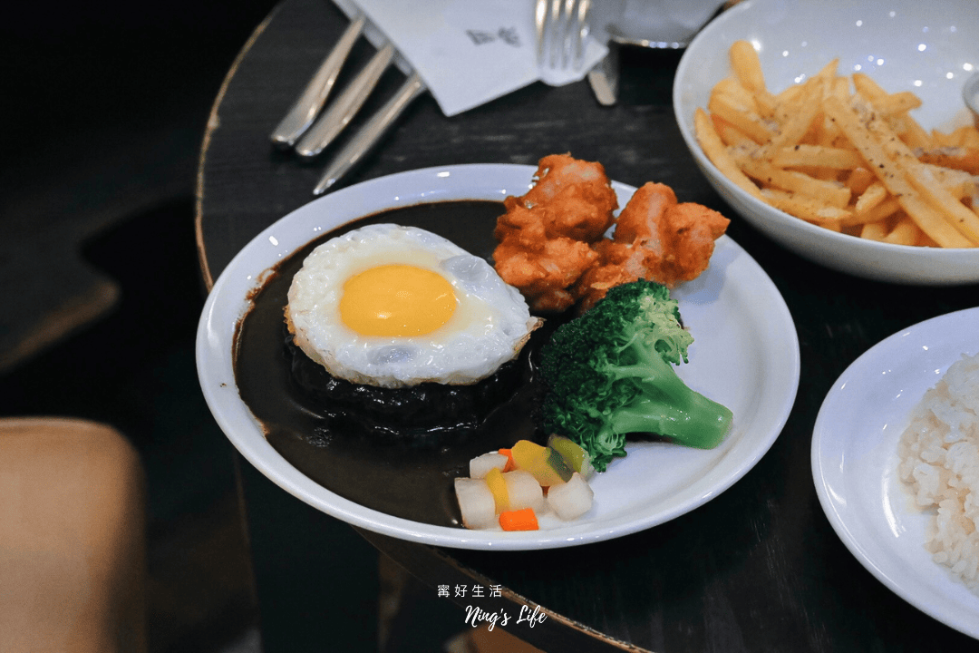 田樂公正小巷店｜小巷靜謐老宅 台中日式漢堡排黑咖哩