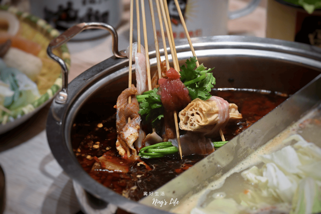 餉串串|一串12元、蔬菜無限吃!台中串串鍋推薦 - 第18張圖 餉串串|一串12元、蔬菜無限吃!台中串串鍋推薦