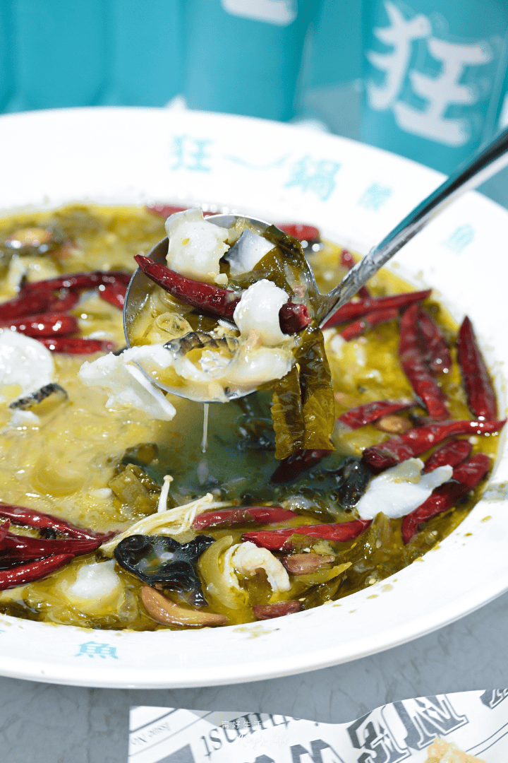 狂一鍋酸菜魚西門町店|爆紅年輕時尚酸菜魚!品狂一鍋美學一生 - 第16張圖 狂一鍋酸菜魚西門町店|爆紅年輕時尚酸菜魚!品狂一鍋美學一生