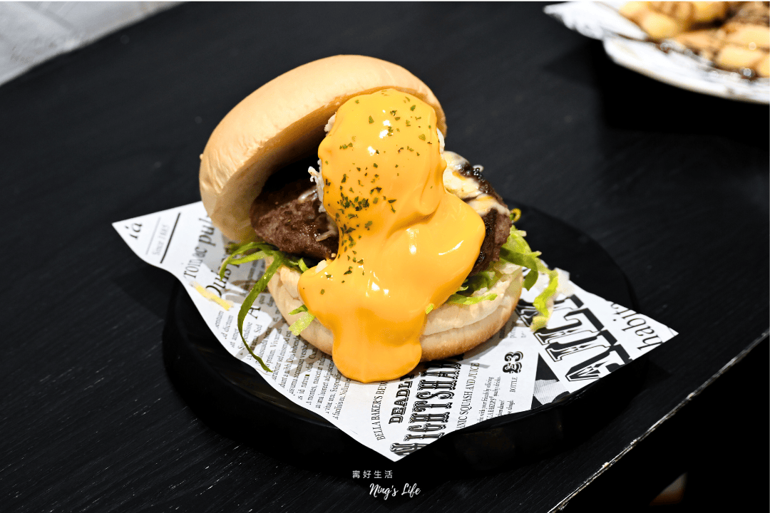 凱恩廚房｜蟹肉沙拉蛋餅、浮誇漢堡超有料！南屯宵夜4.9星推薦