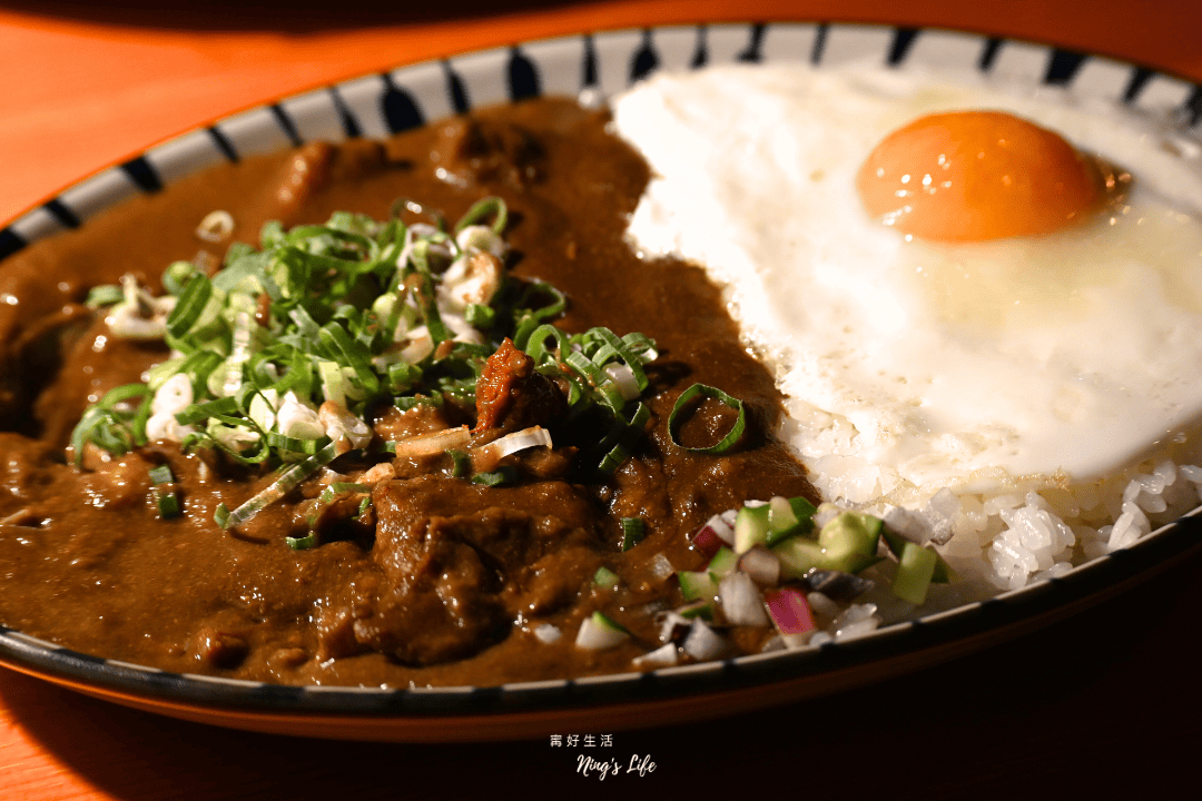 小次男咖哩所｜審計新村長紅美食！推薦秘製香料炸雞、辣醬
