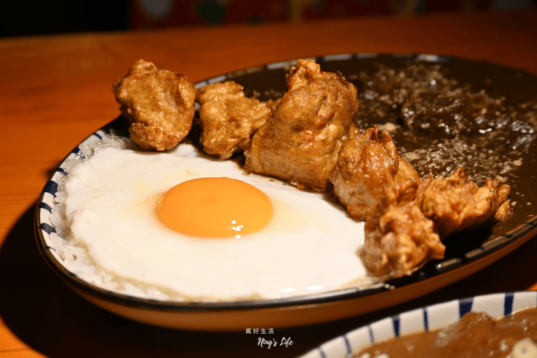 小次男咖哩所｜審計新村長紅美食！推薦秘製香料炸雞、辣醬