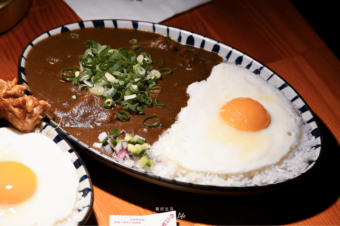 小次男咖哩所｜審計新村長紅美食！推薦秘製香料炸雞、辣醬