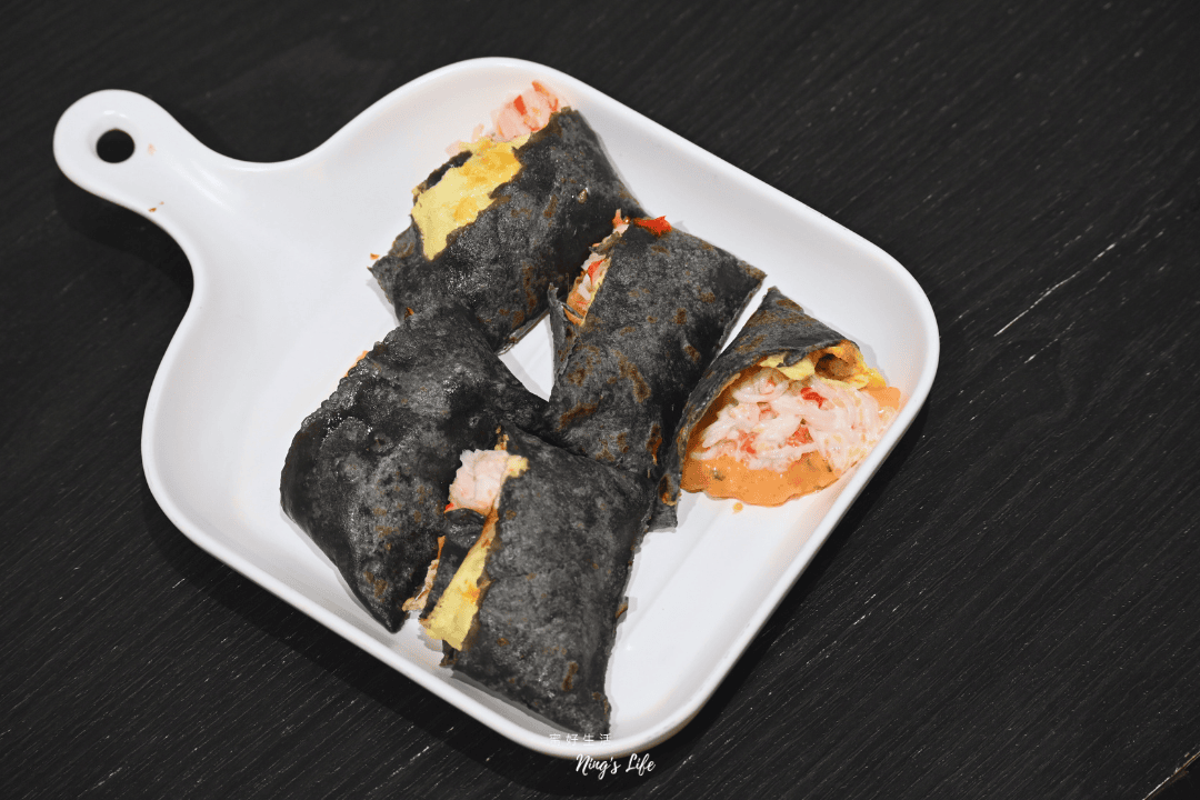 凱恩廚房｜蟹肉沙拉蛋餅、浮誇漢堡超有料！南屯宵夜4.9星推薦