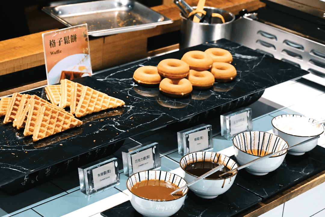 鳳凰食號|台中熱門早午餐吃到飽599起!德國豬腳、星巴克外帶 - 第37張圖 鳳凰食號|台中熱門早午餐吃到飽599起!德國豬腳、星巴克外帶