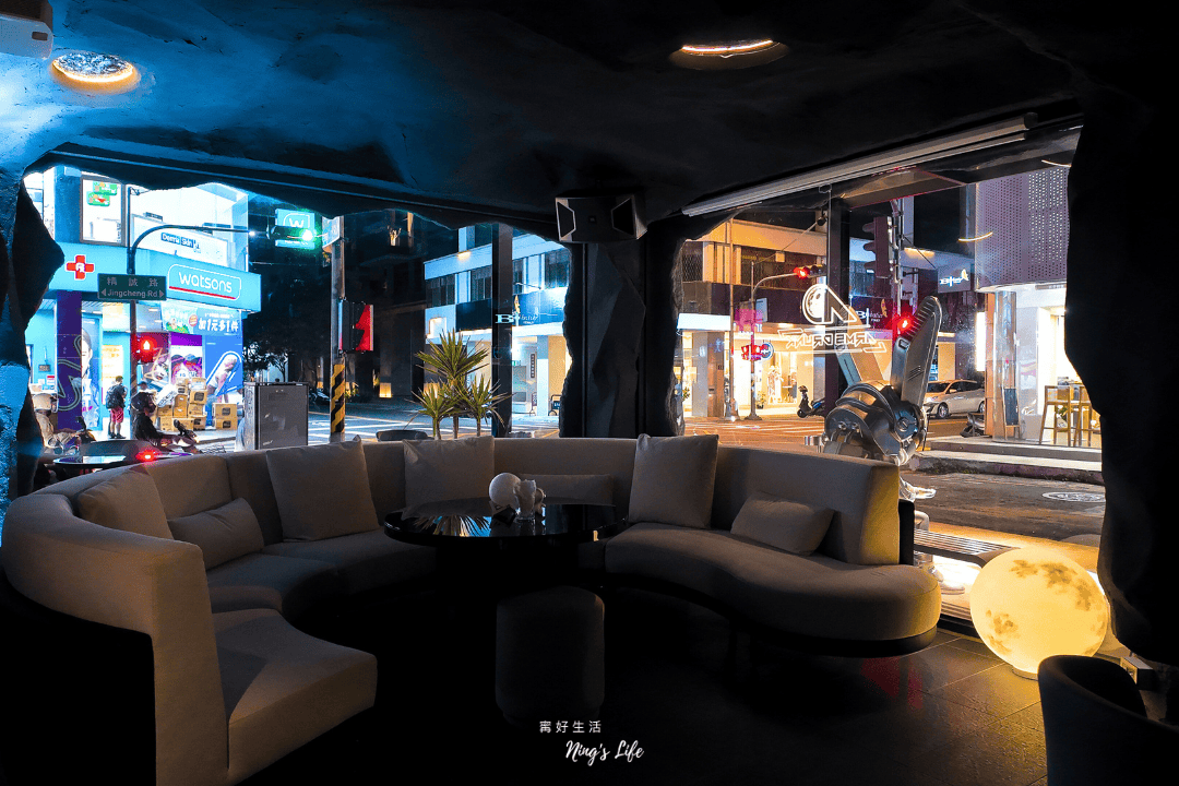 阿姆斯壯餐酒館|登陸月球!台中西區勤美餐酒館、適合一個人去的酒吧推薦 - 第7張圖 阿姆斯壯餐酒館|登陸月球!台中西區勤美餐酒館、適合一個人去的酒吧推薦