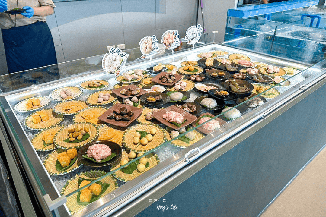 冒香香旗艦店｜台中終於有紅油冒菜鍋+粥底火鍋啦！家人同樂聚餐餐廳、好停車