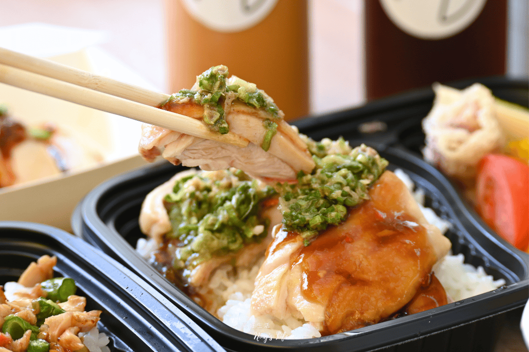 志氣雞飯|台中榮華富櫃市集海南雞飯外帶店 肉質好又開胃 - 第6張圖 志氣雞飯|台中榮華富櫃市集海南雞飯外帶店 肉質好又開胃