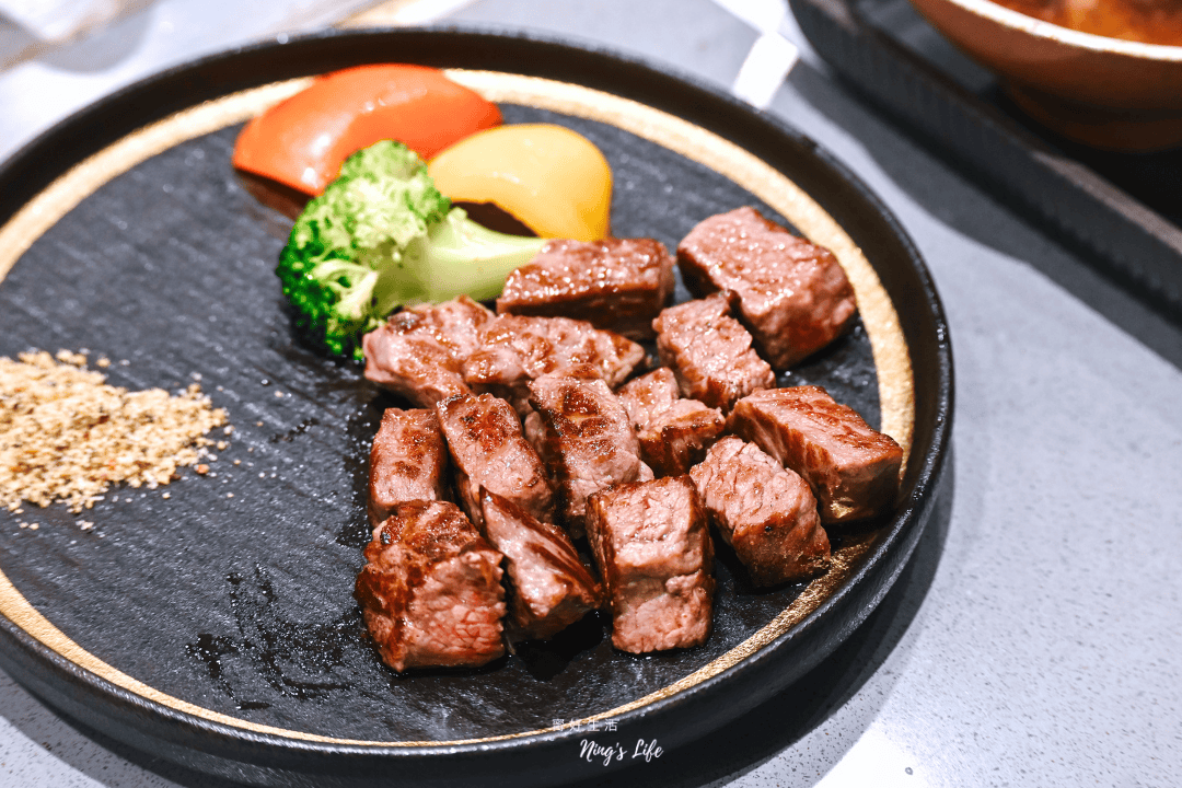 235鐵板燒中清店|台中創意平價鐵板燒!白飯飲料冰淇淋無限享用 - 第23張圖 台中北屯平價鐵板燒推薦235鐵板燒菜單價位@寗好生活