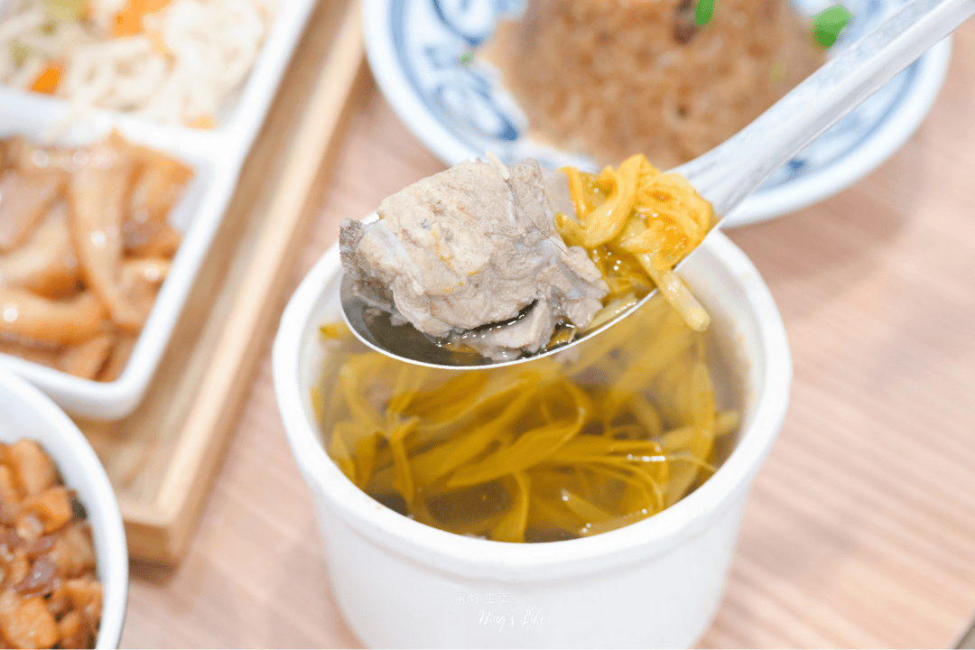 王爺王肉羹｜太平辦桌級小吃推薦！魚翅肉羹.米糕.靈魂小魚辣椒