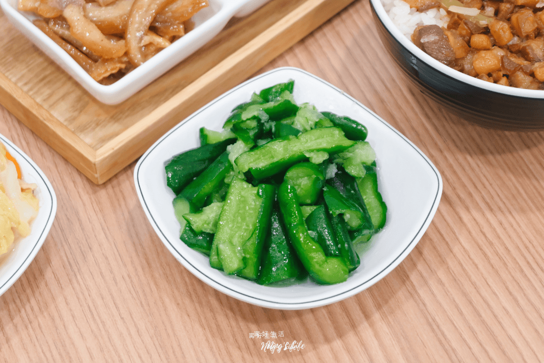 王爺王肉羹｜太平辦桌級小吃推薦！魚翅肉羹.米糕.靈魂小魚辣椒