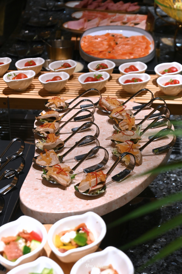 島語台中漢神洲際店|2090假日晚餐開箱!半尾龍蝦值得嗎?9大餐區推薦菜色介紹 - 第77張圖 島語台中漢神洲際店餐期價位假日晚餐菜單開箱半尾龍蝦9大餐區推薦菜色介紹@寗好生活