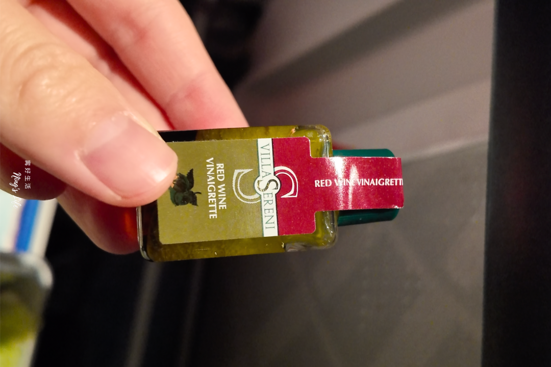 聯合航空|美國到台北經濟艙特別飛機餐DBML開箱!健身飲控首選 - 第6張圖 聯合航空|美國到台北經濟艙特別飛機餐DBML開箱!健身飲控首選