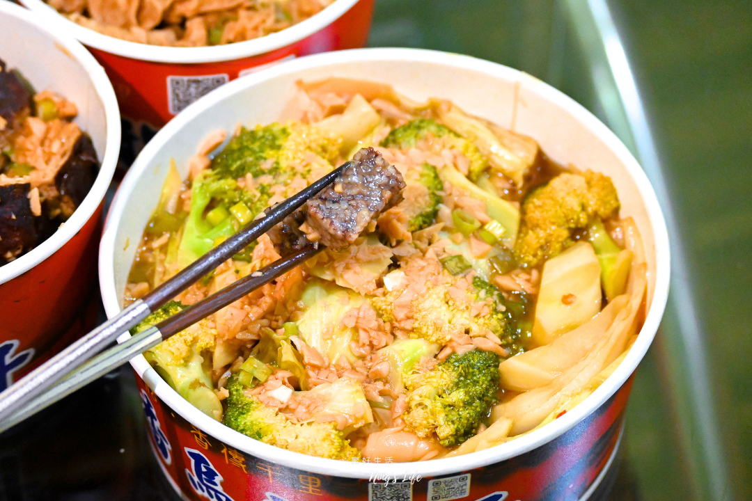 灶腳古早味蒜香烏龍豆干｜台中夜市蒜香豆干推薦！品項豐富必點豆皮
