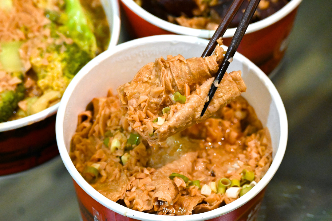 灶腳古早味蒜香烏龍豆干｜台中夜市蒜香豆干推薦！品項豐富必點豆皮