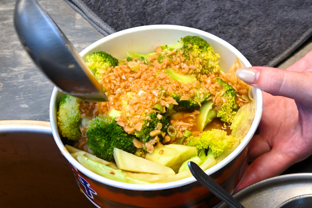 灶腳古早味蒜香烏龍豆干｜台中夜市蒜香豆干推薦！品項豐富必點豆皮